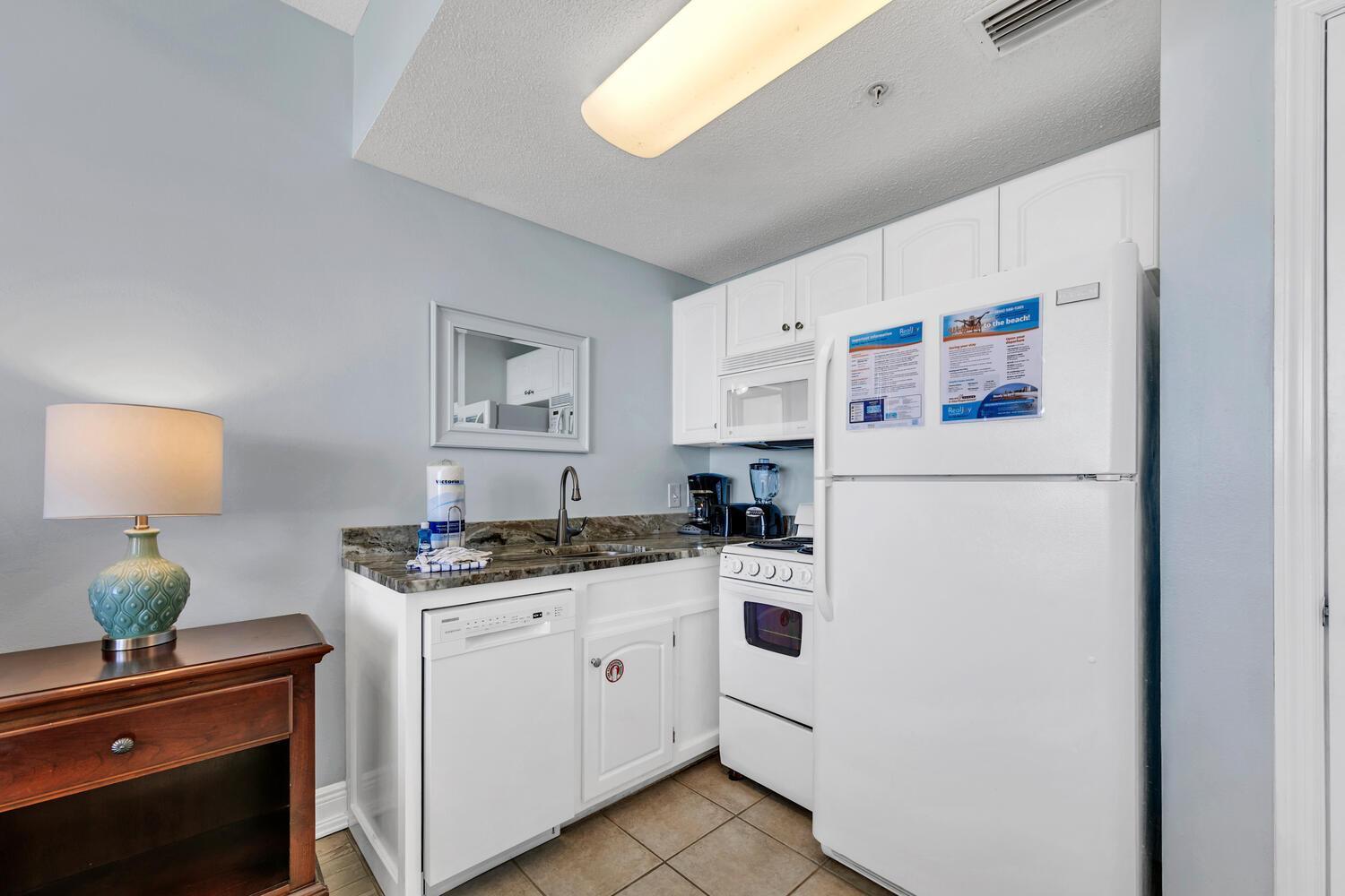Majestic Towers 1-1412 Apartment